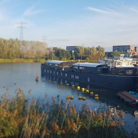 ホテル Euphrate Houseboat アムステルダム エクステリア 写真