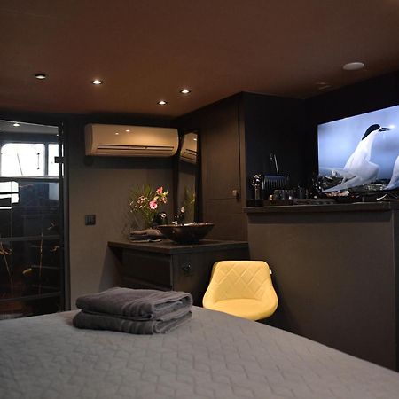 ホテル Euphrate Houseboat アムステルダム エクステリア 写真