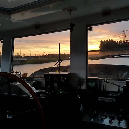 ホテル Euphrate Houseboat アムステルダム エクステリア 写真