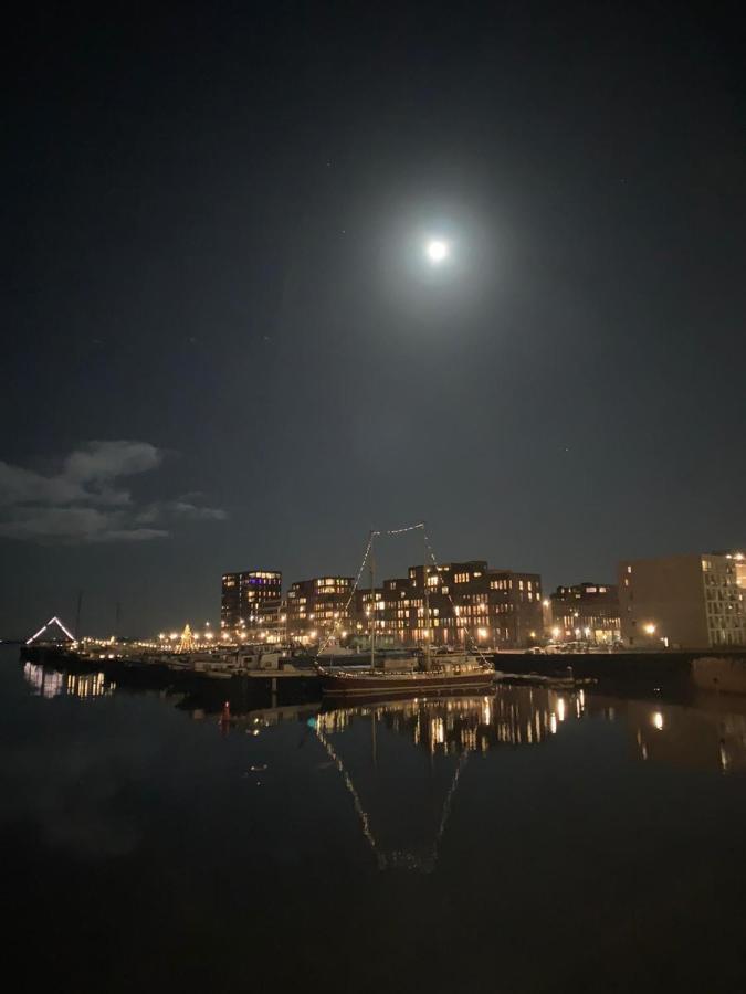 ホテル Euphrate Houseboat アムステルダム エクステリア 写真