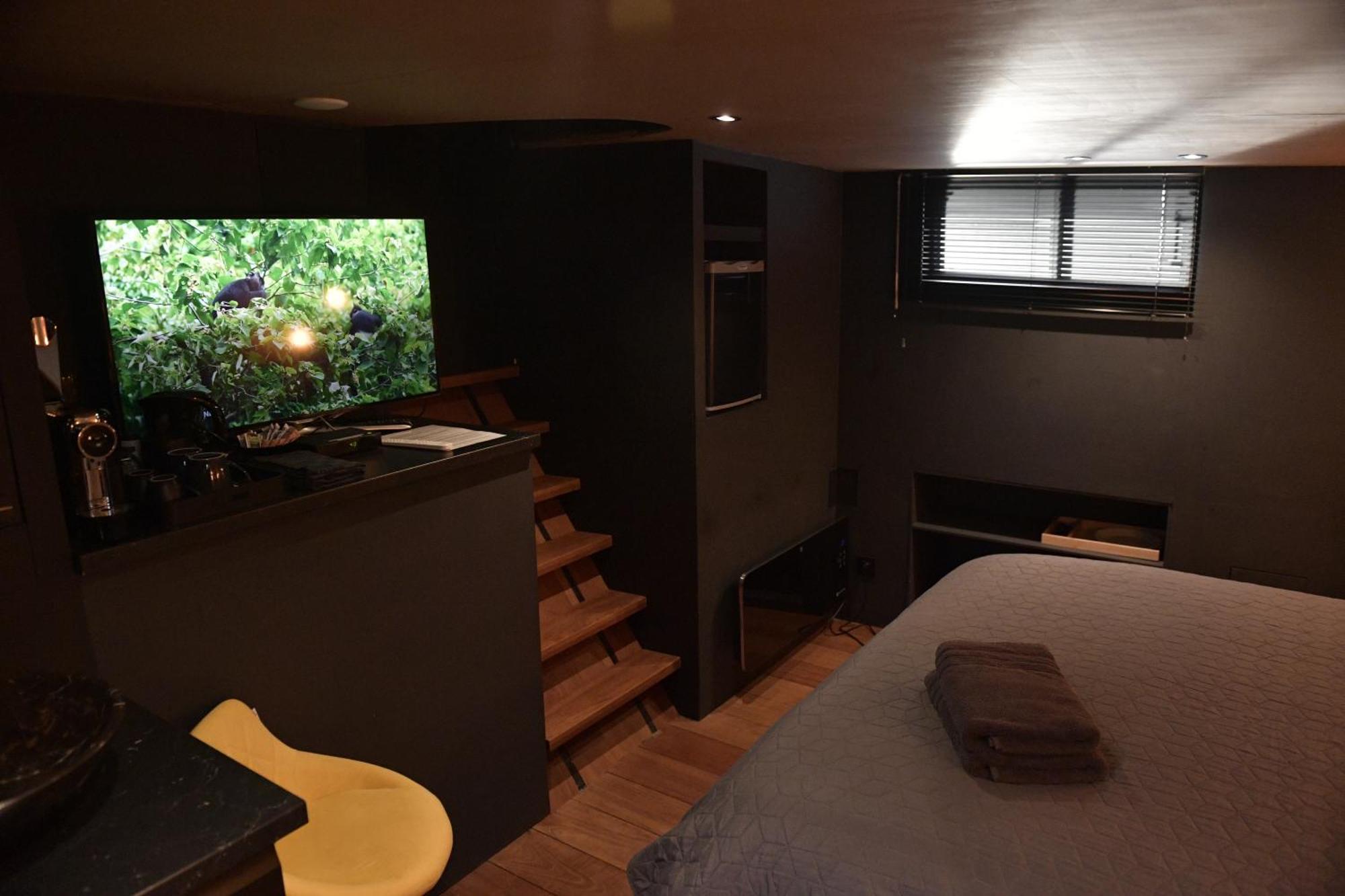 ホテル Euphrate Houseboat アムステルダム エクステリア 写真