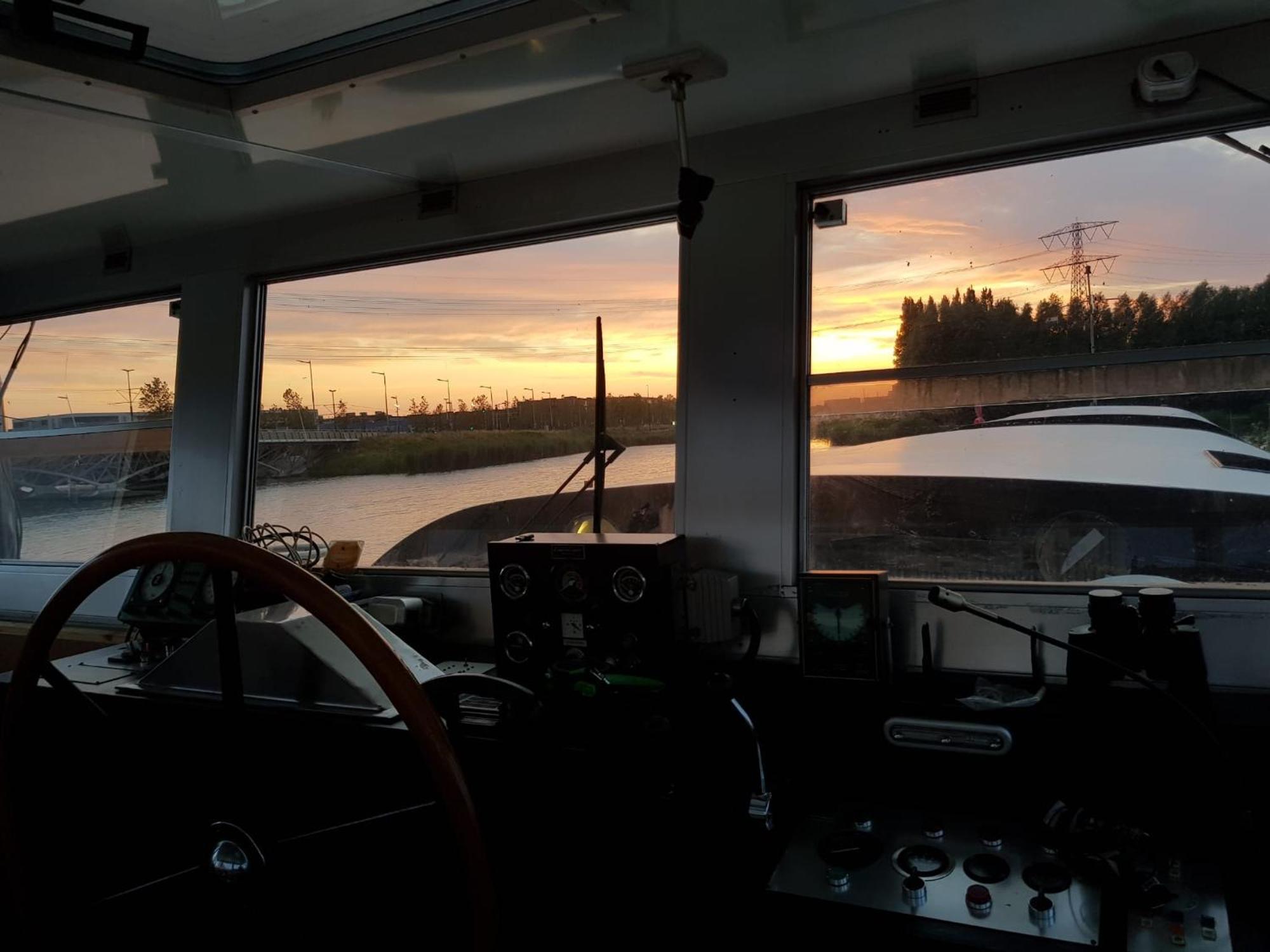 ホテル Euphrate Houseboat アムステルダム エクステリア 写真